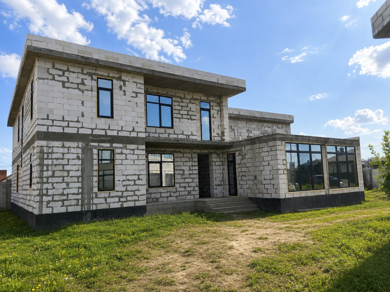 Главный дом с панорамным остеклением